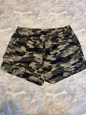 Columbia Camo Performance Women's Shorts - Olive/Gray